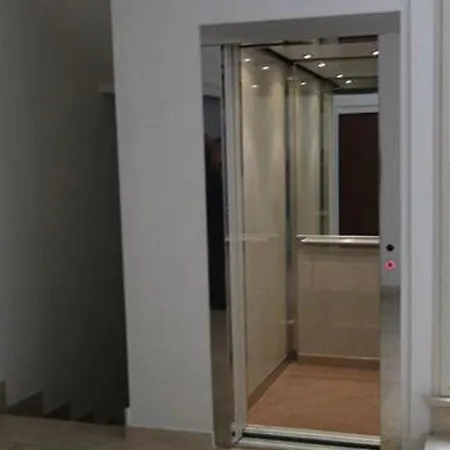 Trilocale In Centro A 奥特朗托